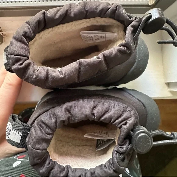 BOGS Kids Black Snow Boots - Picture 3 of 5